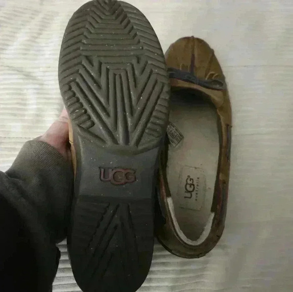 UGG women's Haylie Brown loafer Duck shoe.  Genuine Leather. Size 7.5. - Picture 6 of 10